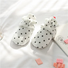 Load image into Gallery viewer, Star Print Anti - Slip Baby Booties - Comfy Bambino